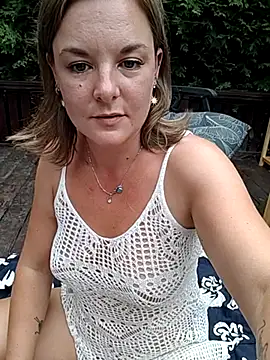 Snapshot of SwedishJennifer chatting on July 17, 2026, 1:29 pm SwedishJennifer online show from July 17, 2026, 1:29 pm