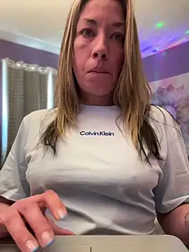  NinaLuvSins  online show from April 8, 2026, 3:23 pm