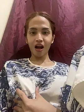 Snapshot of _FoxyFlair chatting on November 5, 2025, 5:02 pm FoxyFlair online show from November 5, 2025, 5:02 pm