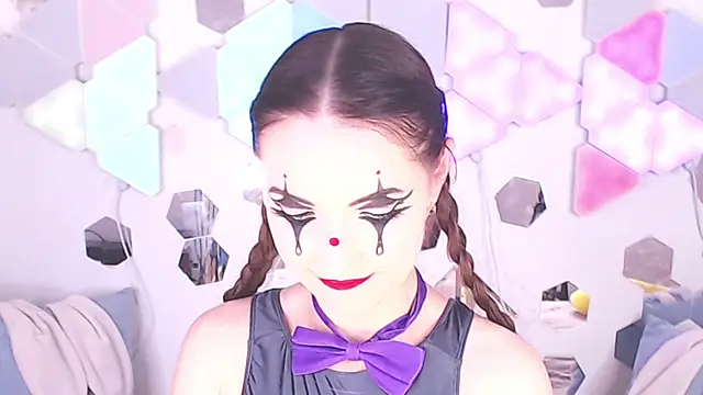 LexiKiss online show from September 9, 2025, 7:19 am