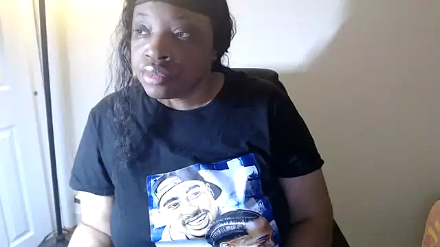 Sexymona1218 online show from April 15, 2026, 7:15 am