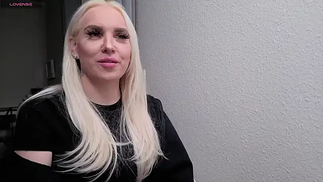 MIA-XXX online show from March 8, 2026, 7:28 pm