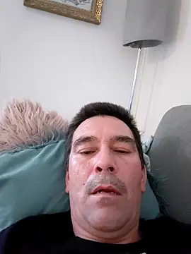 Snapshot of dick81 chatting on April 25, 2026, 10:29 pm dick81 online show from April 25, 2026, 10:29 pm