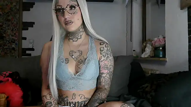 RoxxyInk online show from February 12, 2026, 1:33 am