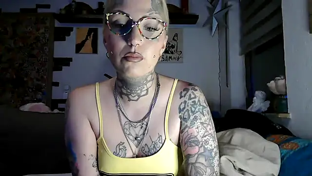 Snapshot of RoxxyInk chatting on May 31, 2026, 10:11 pm RoxxyInk online show from May 31, 2026, 10:11 pm