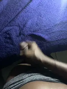 Snapshot of Curvy_conda chatting on December 31, 2024, 2:03 pm Curvy conda online show from December 31, 2024, 2:03 pm