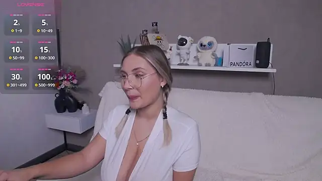 DakotaMae online show from November 21, 2025, 4:16 pm