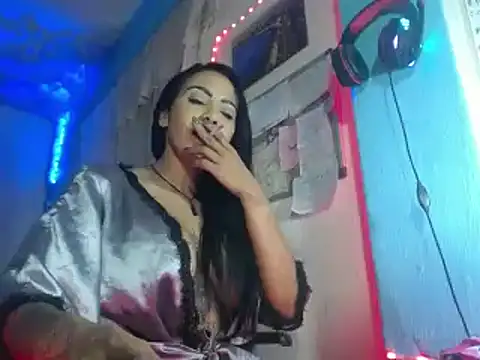 ERIKA-THEDOLL online show from December 6, 2024, 1:07 am