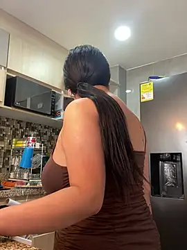 emilyjohanson online show from January 7, 2025, 3:12 pm