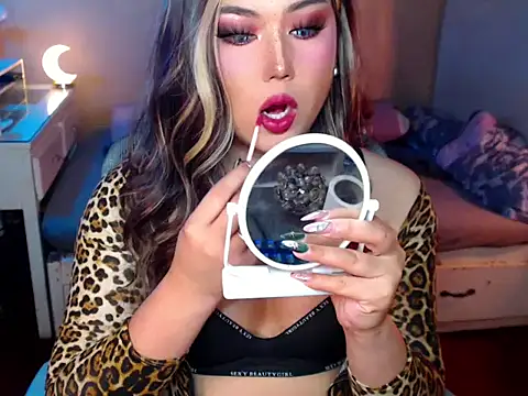 HOTnWILDalice online show from October 24, 2025, 1:03 am