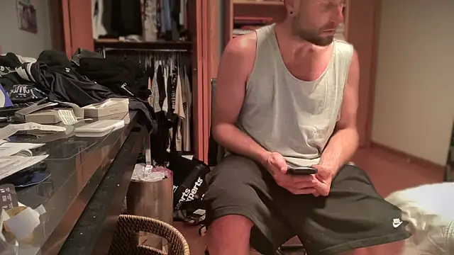 Snapshot of FckbbOy chatting on June 17, 2026, 4:26 am FckbbOy online show from June 17, 2026, 4:26 am