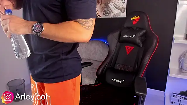 Dimitri Colleman online show from December 9, 2024, 7:18 pm