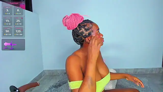 Sofi Smiley online show from April 1, 2026, 12:55 am