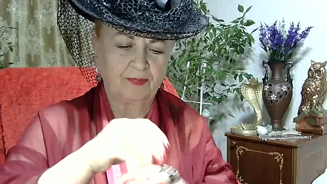 Emma52610 online show from March 16, 2025, 6:01 pm