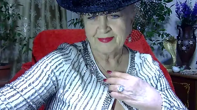 Emma52610 online show from March 22, 2025, 5:41 pm