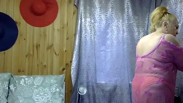 Emma52610 online show from October 8, 2025, 7:28 am