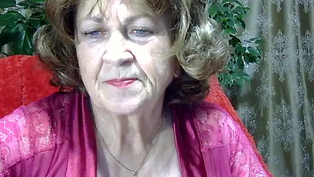 Emma52610 online show from November 23, 2025, 12:38 pm