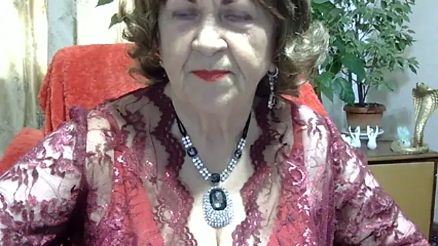 Emma52610 online show from April 18, 2026, 7:34 am