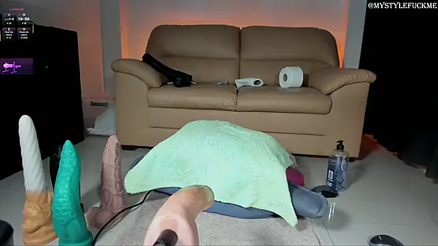 Th3Qu33n0fBigg3st online show from November 26, 2025, 10:55 pm