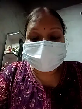 naughtymadam online show from April 17, 2026, 4:10 pm