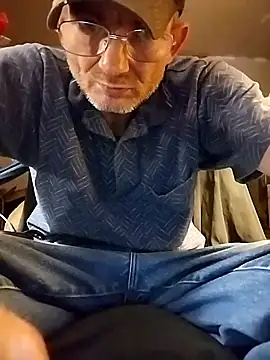 ROBERT0516 online show from November 5, 2025, 1:38 am