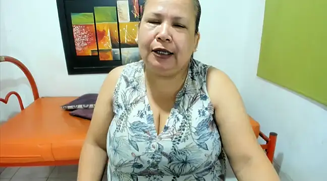 Snapshot of beckyummys chatting on January 10, 2025, 11:43 am beckyummys online show from January 10, 2025, 11:43 am
