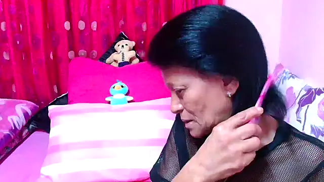 SLUTTYROXY online show from October 29, 2025, 6:53 pm