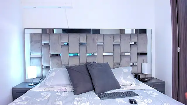 Cammiila online show from February 15, 2025, 4:45 pm