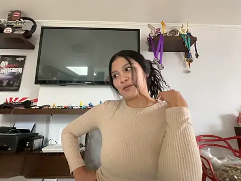 kinky milaxh online show from February 20, 2026, 4:29 pm