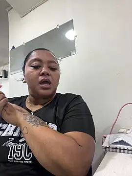 yanza2002 online show from September 17, 2025, 11:50 pm