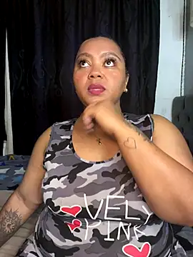 yanza2002 online show from September 19, 2025, 11:49 pm