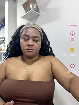 yanza2002 online show from May 20, 2026, 11:55 pm