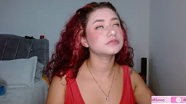 abril love2 online show from February 23, 2025, 6:01 pm