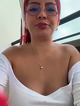 Snapshot of LINDA_PATTY94 chatting on January 16, 2025, 10:44 pm LINDA PATTY94 online show from January 16, 2025, 10:44 pm