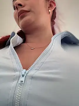 Snapshot of LINDA_PATTY94 chatting on March 14, 2025, 1:57 pm LINDA PATTY94 online show from March 14, 2025, 1:57 pm