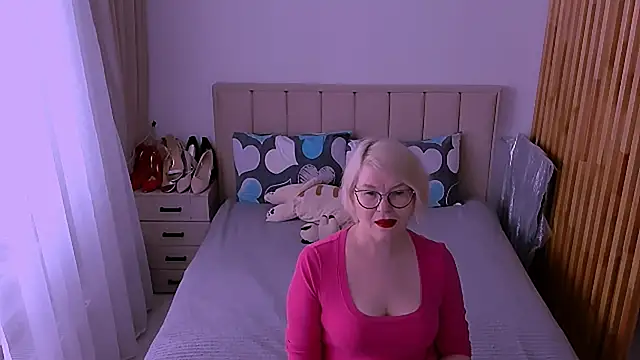 sabrinamacmarren online show from May 21, 2026, 10:00 am