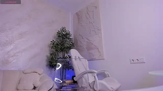 lissababe1 online show from April 8, 2026, 11:05 pm