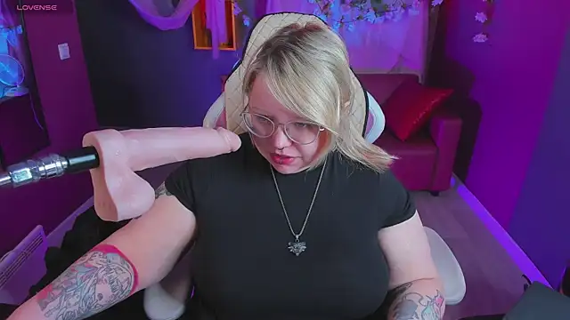 Snapshot of Yoki_Shizuko chatting on April 2, 2026, 6:33 am Yoki Shizuko online show from April 2, 2026, 6:33 am