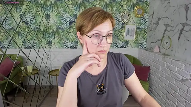 Paris Cherry online show from March 8, 2025, 11:07 pm