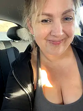 Snapshot of Anna_Alexa chatting on October 31, 2025, 12:06 pm Anna Alexa online show from October 31, 2025, 12:06 pm