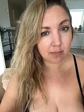 Snapshot of Anna_Alexa chatting on November 5, 2025, 10:15 am Anna Alexa online show from November 5, 2025, 10:15 am