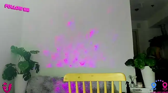 hottycrishina online show from January 27, 2025, 9:23 am