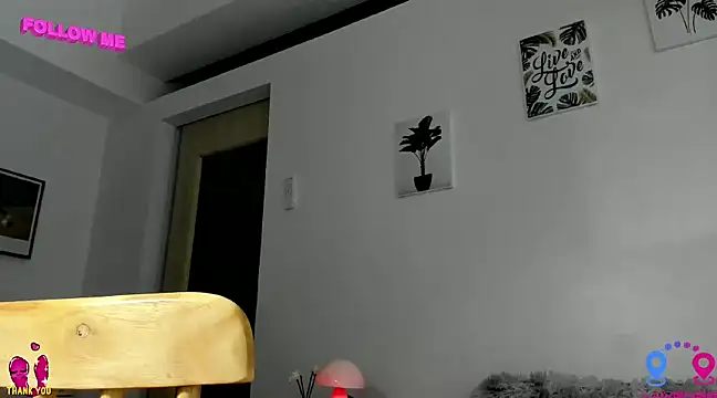 hottycrishina online show from March 2, 2025, 11:18 am