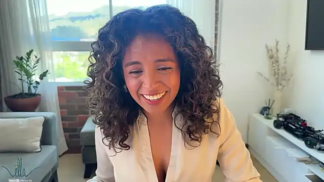 Snapshot of illaroom chatting on January 23, 2025, 8:13 pm illaroom online show from January 23, 2025, 8:13 pm