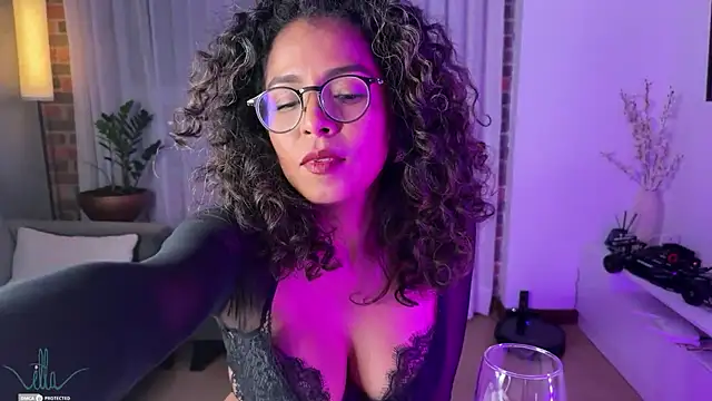 Snapshot of illaroom chatting on January 24, 2025, 11:45 pm illaroom online show from January 24, 2025, 11:45 pm