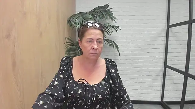 LindaPassionate online show from June 9, 2026, 5:19 am
