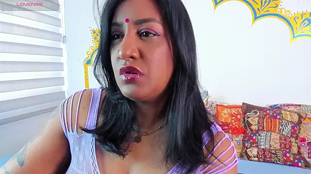 Snapshot of LadyNahir chatting on March 25, 2026, 5:02 am LadyNahir online show from March 25, 2026, 5:02 am