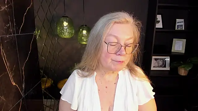 NataliMellow online show from February 15, 2026, 1:09 pm