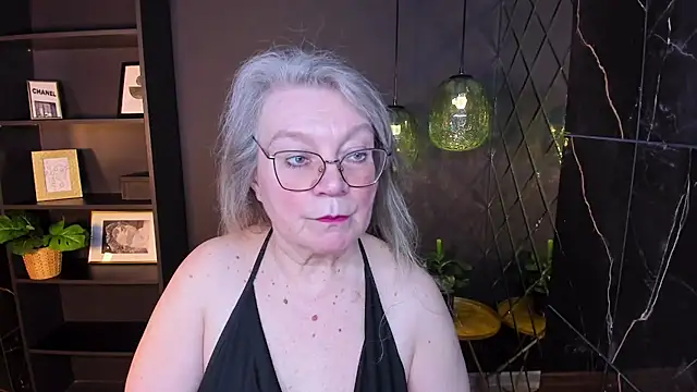 NataliMellow online show from April 14, 2026, 1:17 pm