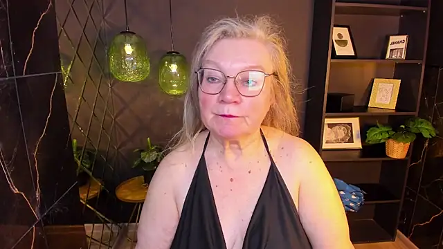 NataliMellow online show from April 25, 2026, 1:14 pm